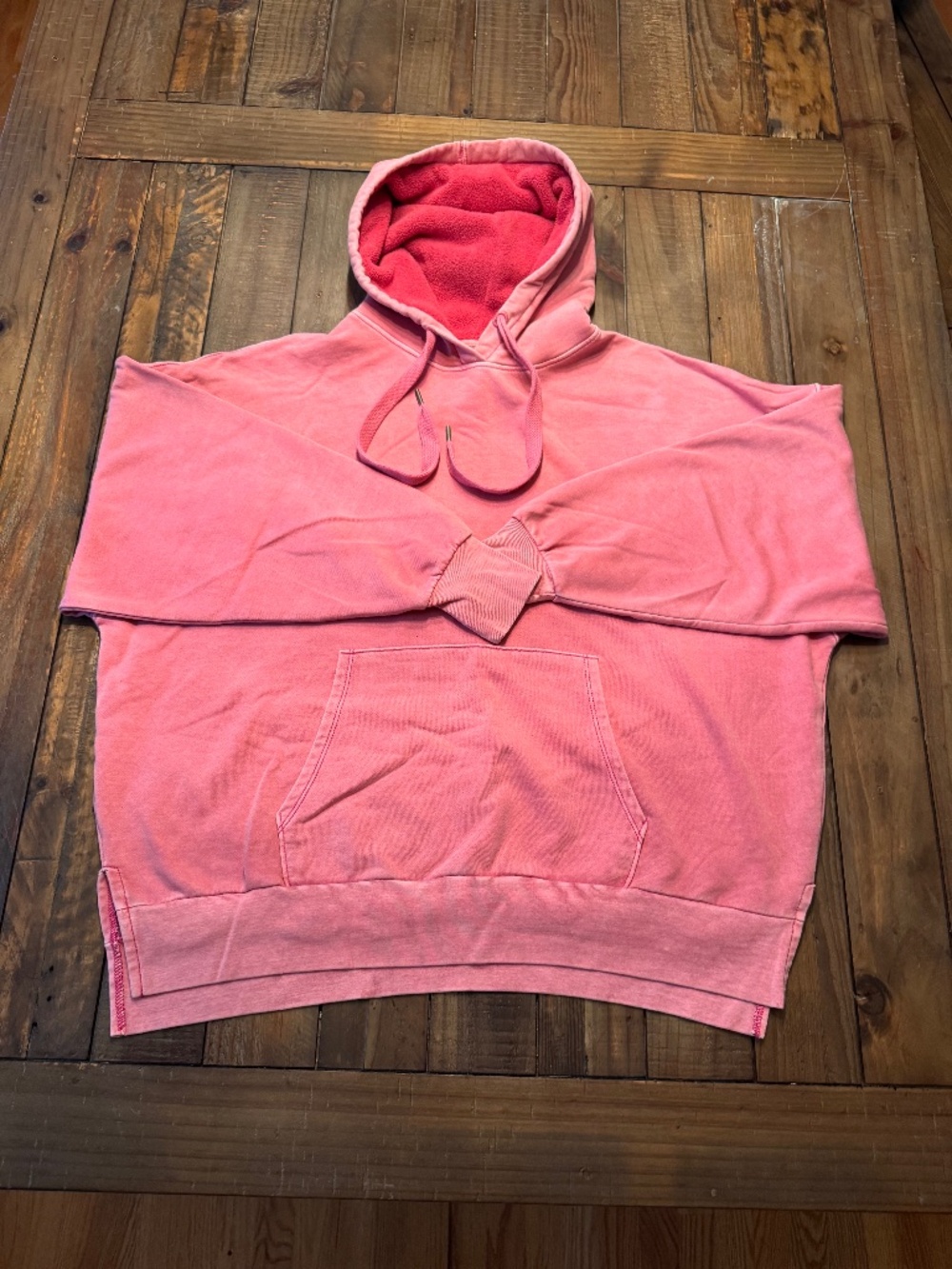 American Eagle This Feels Seriously Huggable Rose/Washed Red. Size X-Small